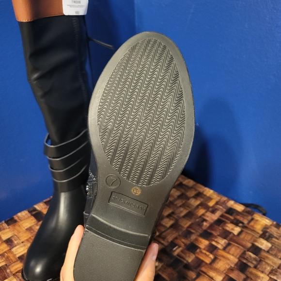 St. John's Bay Womens Boots - Picture 7 of 8